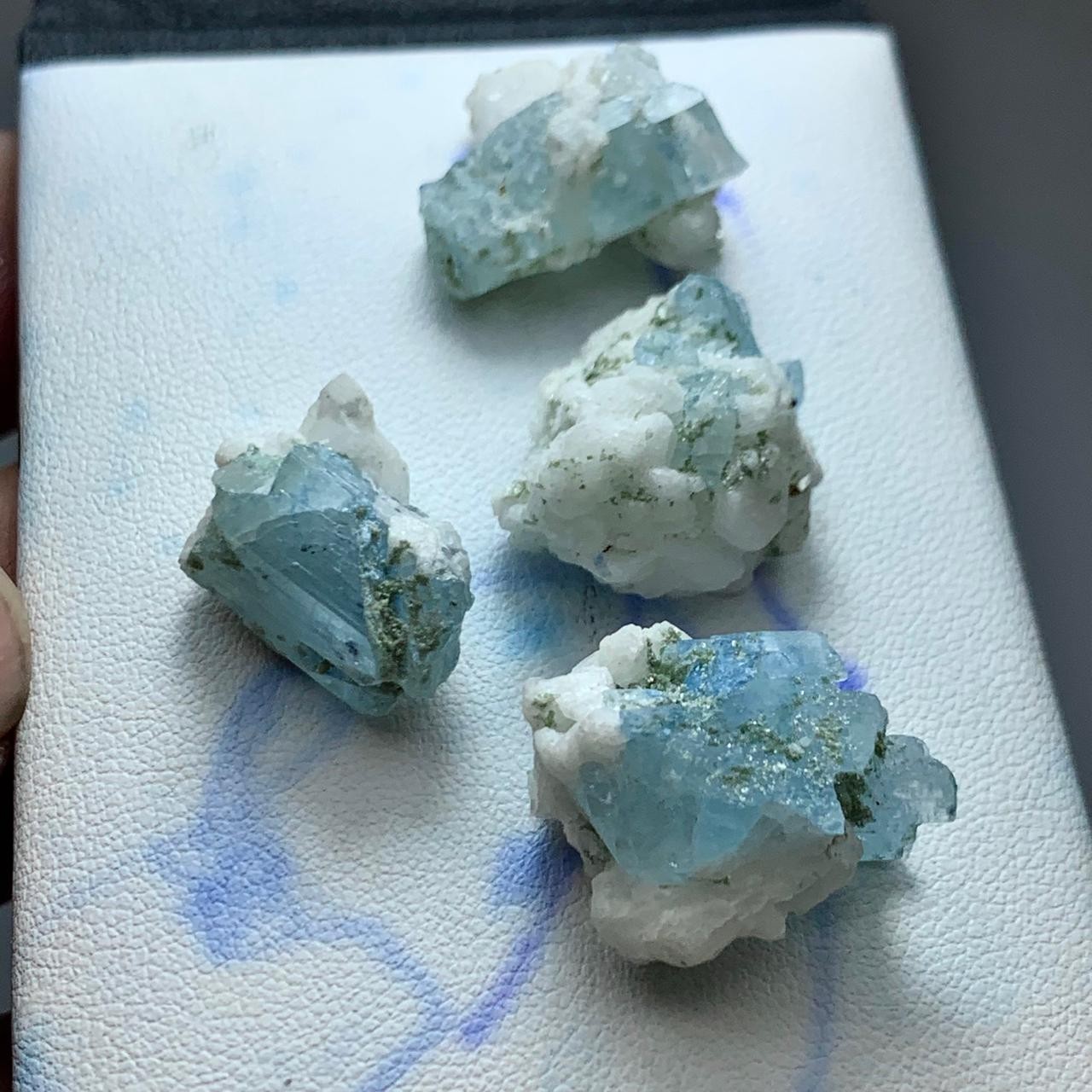 70 CT Terminated Natural Aquamarine Crystals lot From Skardu Pakistan 70 CT Terminated Natural Aquamarine Crystals lot From Skardu Pakistan