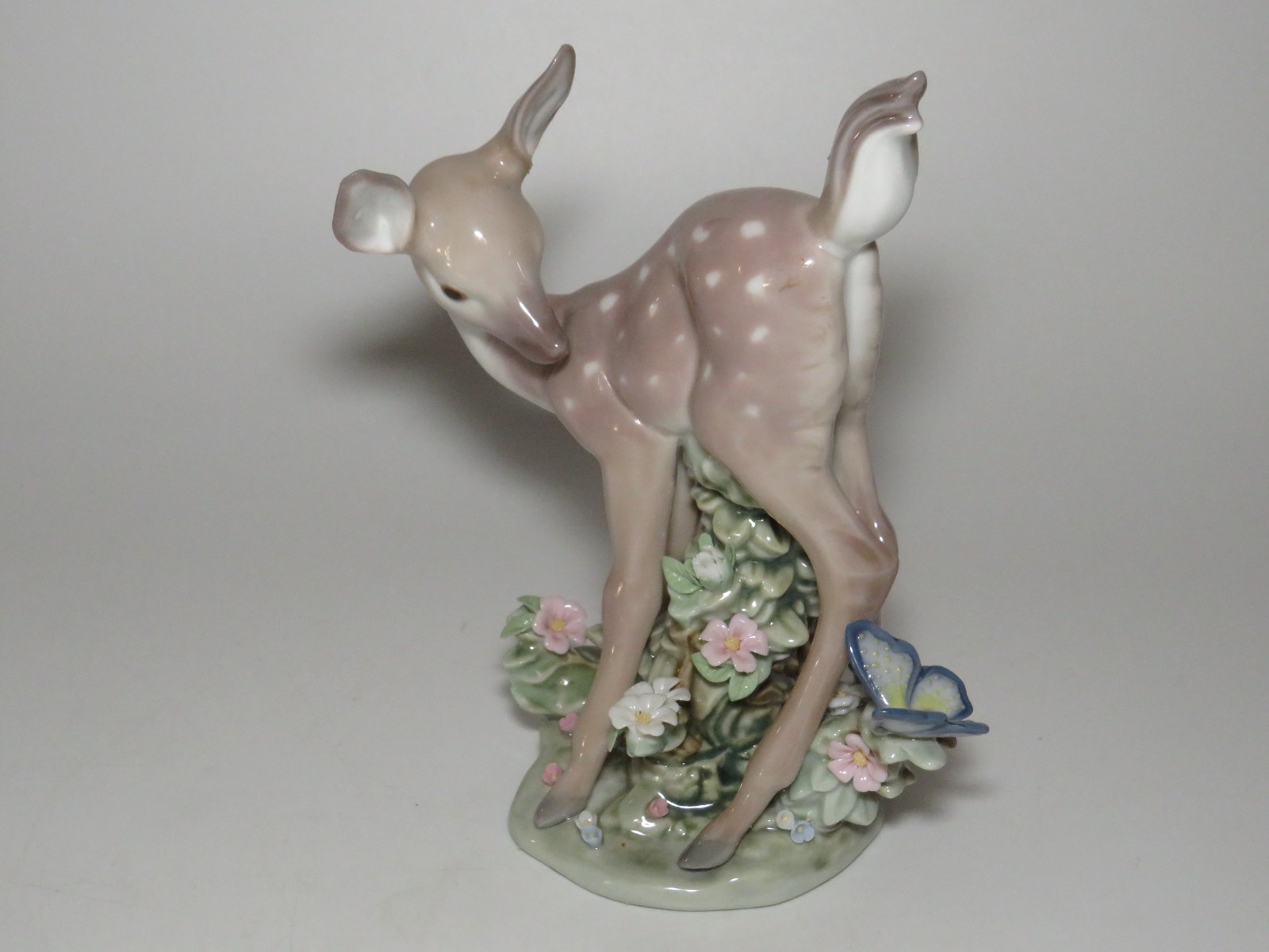 Lladro Hi There #5672 Salvador Debon Baby Deer With Butterfly Gloss Finish