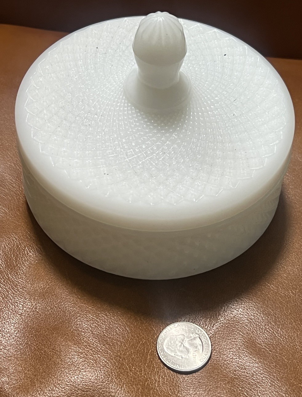 VINTAGE WESTMORELAND HOBNAIL DIAMOND MILK GLASS  POWDER TRINKET DISH