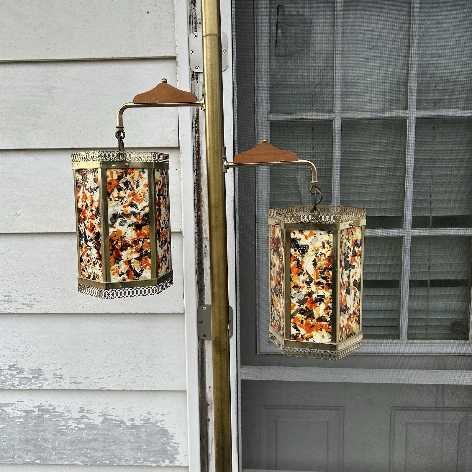 VTG Mid Century MCM Tension pole Swag lamp Light Plastic Mosaic Shades WORKS