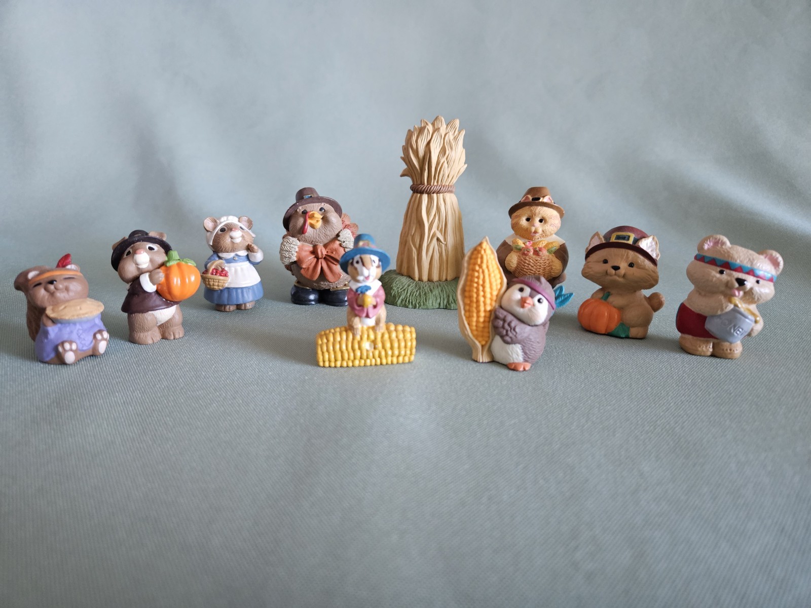 Vintage Hallmark Merry Minatures Lot - 10 Thanksgiving pieces