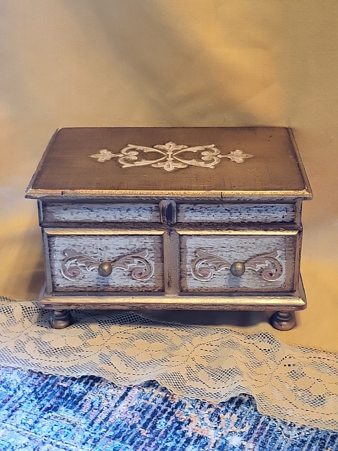 Vintage Golden Florantine Musical Jewelry Box