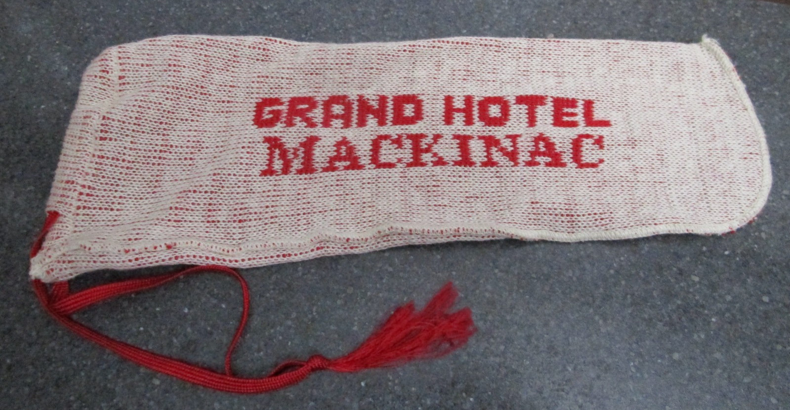 GRAND HOTEL MACKINAC ISLAND MICHIGAN VINTAGE SOUVENIR KNIT BAG DRAWSTRING
