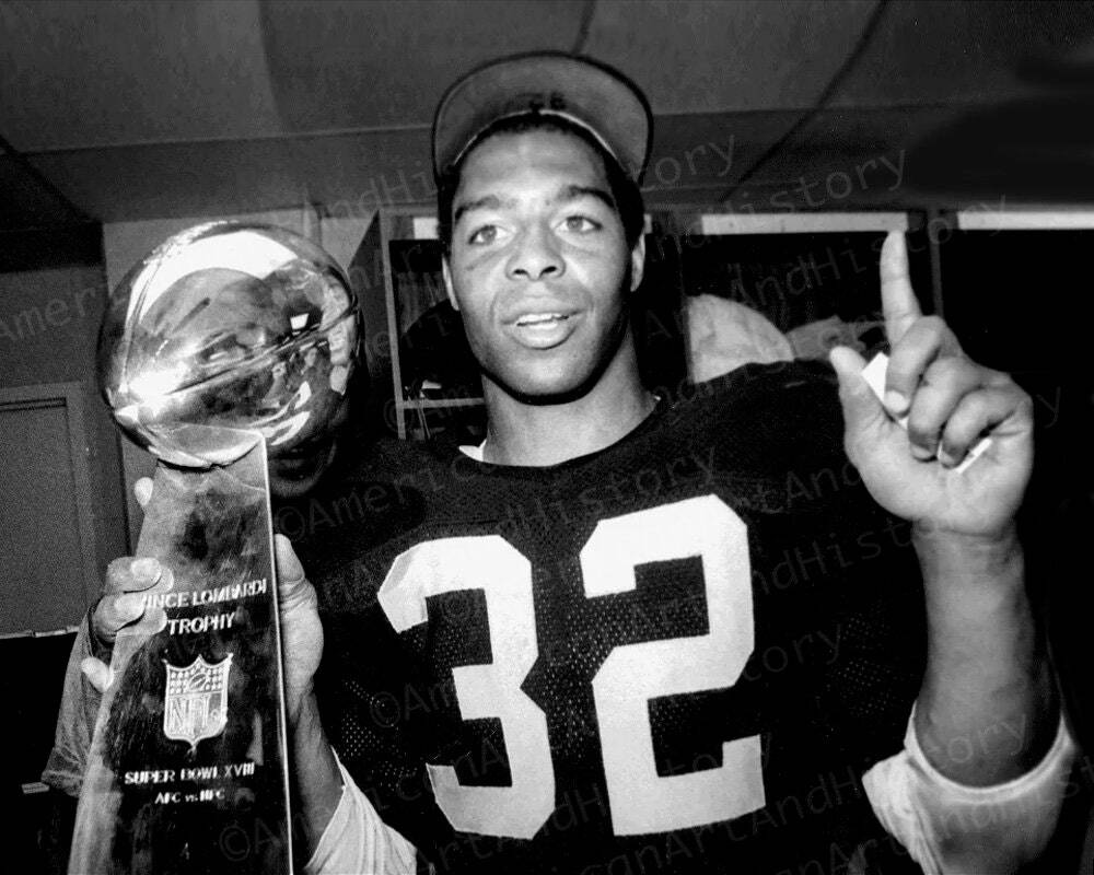 Marcus Allen - Super Bowl 18 MVP 1984 Photo Print Poster LA Raiders Los Angeles Marcus Allen - Super Bowl 18 MVP 1984 Photo Print Poster LA Raiders Los Angeles