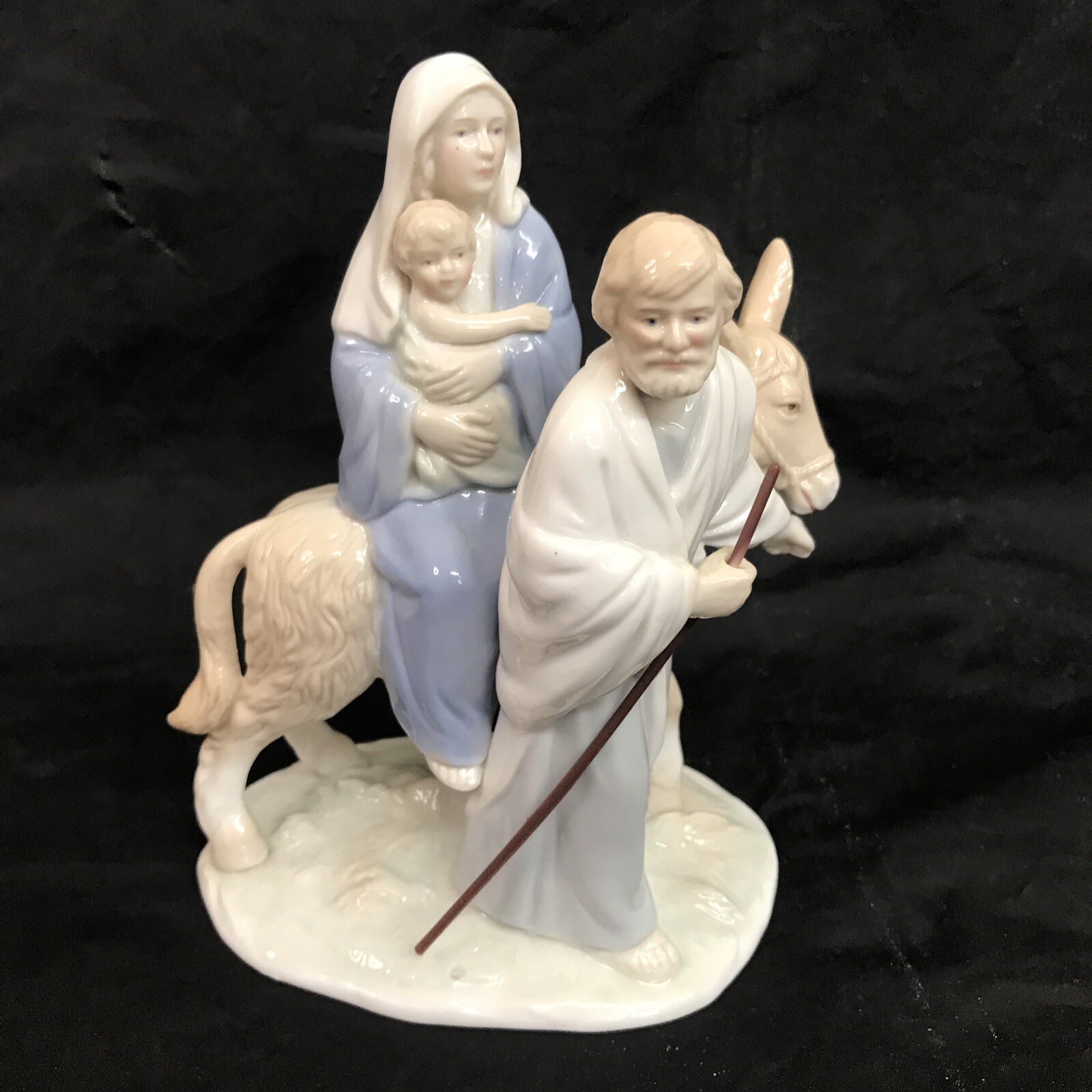 VTH Homco Holy Family Figurine 8910 Porcelain Christmas 7”