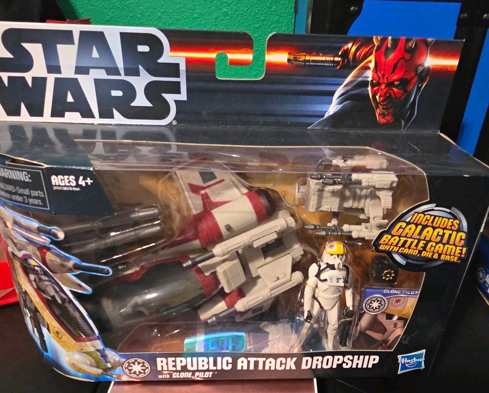 Hasbro Star Wars Republic Attack Dropship Vehicle w/ Clone Pilot