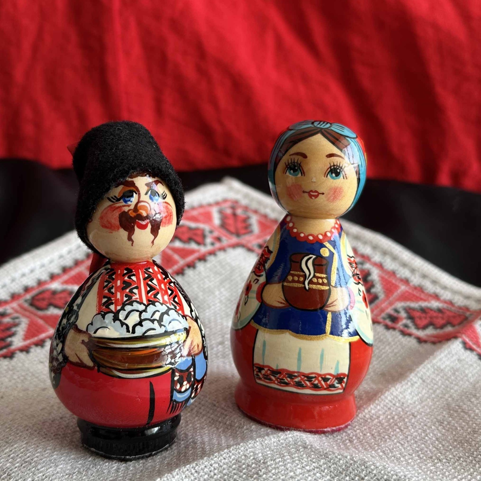 Ukrainian Souvenir Wood Сouples Figurines Traditional Clothes Hand-Painted Oil