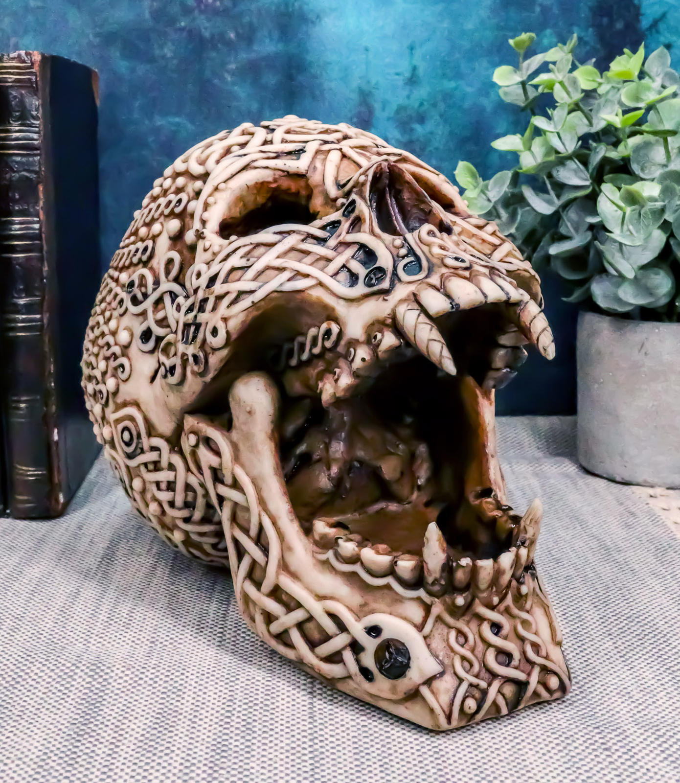 Ebros Celtic Knotwork Bloodlust Vampire Skull Ashtray Statue 7.5\ Ebros Celtic Knotwork Bloodlust Vampire Skull Ashtray Statue 7.5\