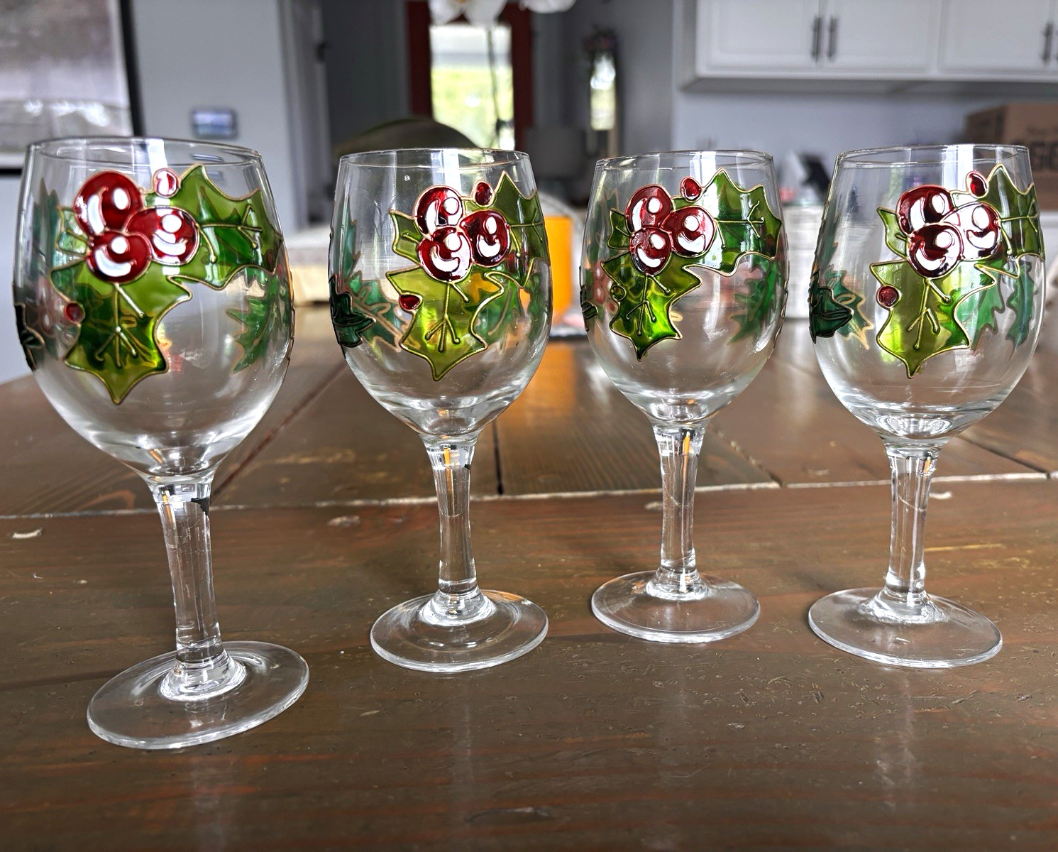 Set of 4  Vintage Christmas Holly Clear Stemmed Glass Wine Glasses Red Green