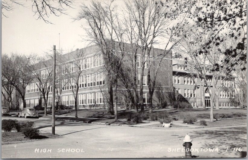1940s SHELDON, Iowa RPPC Real Photo Postcard 