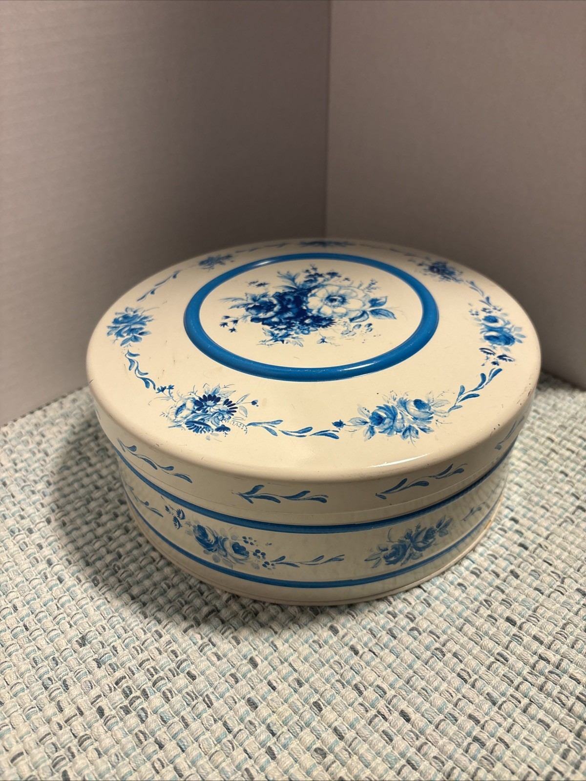 Vintage Floral Tin Container - Turquoise Blue & White Vintage Floral Tin Container - Turquoise Blue & White