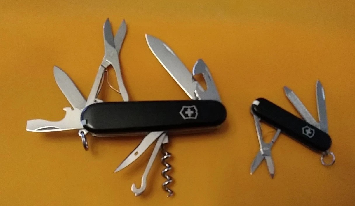 Victorinox Climber Black SAK 91mm Multi Tool + Classic SD Great Condition Victorinox Climber Black SAK 91mm Multi Tool + Classic SD Great Condition