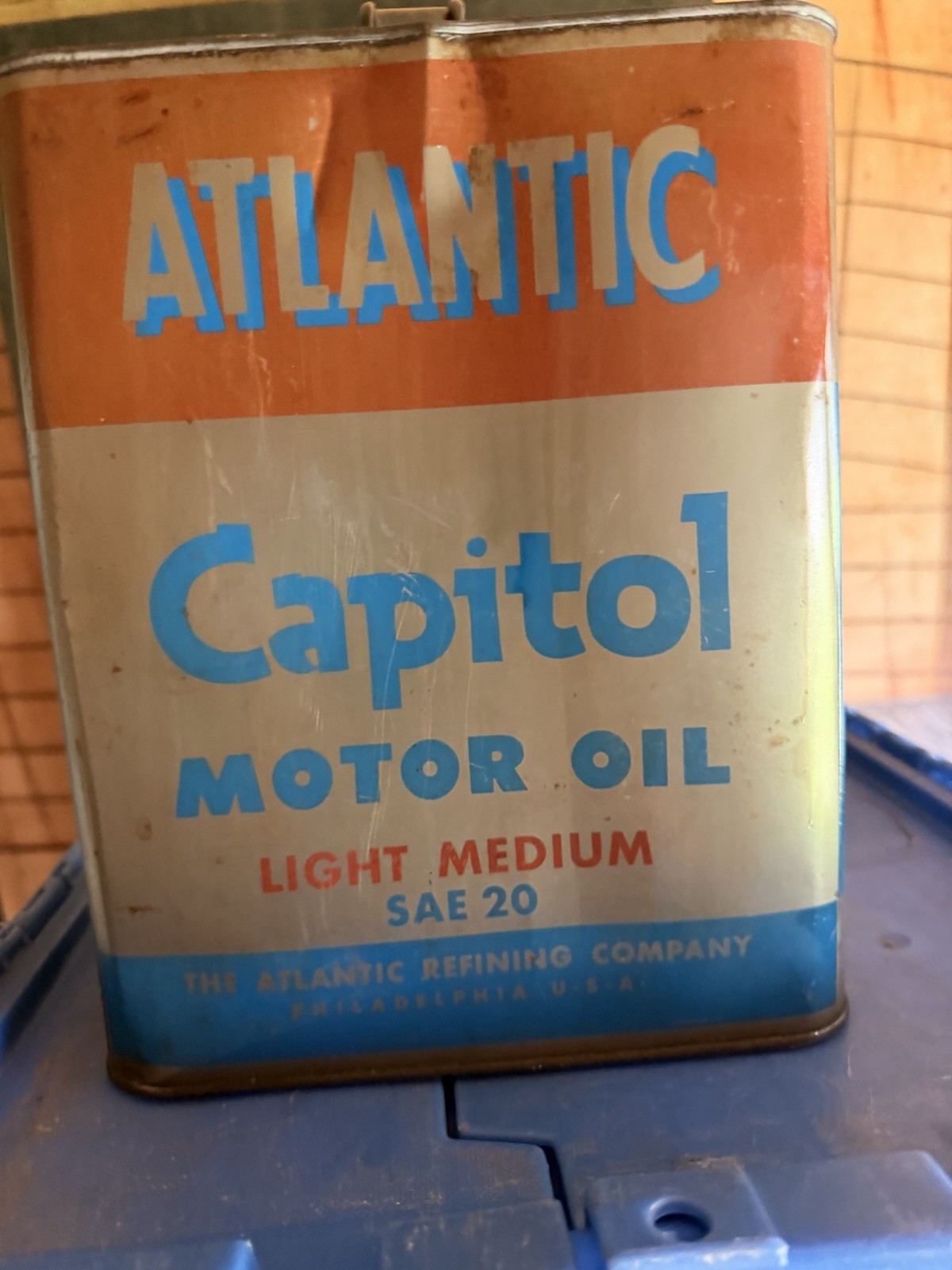 Vintage 1920s Two Gallon Capitol Motor Oil Atlantic Can Philadelphia, Pa.
