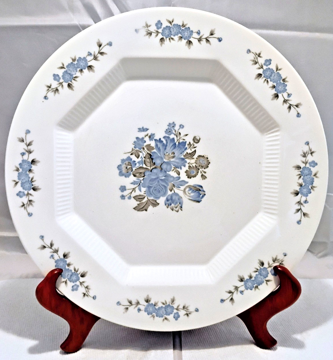 Windspray by Nasco (Japan) Blue Floral Grey Leaves White Discontinued Plate Nice