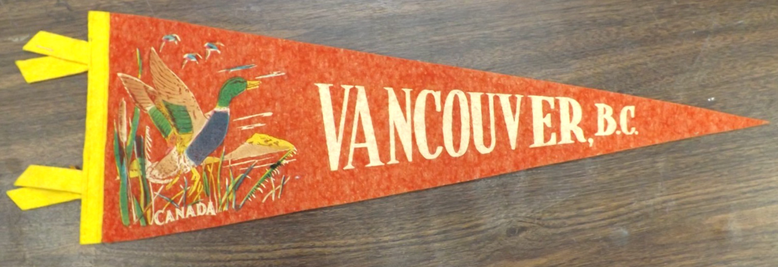 VINTAGE 1960s VANCOUVER B.C. CANADA PENNANT BANNER 19\ VINTAGE 1960s VANCOUVER B.C. CANADA PENNANT BANNER 19\