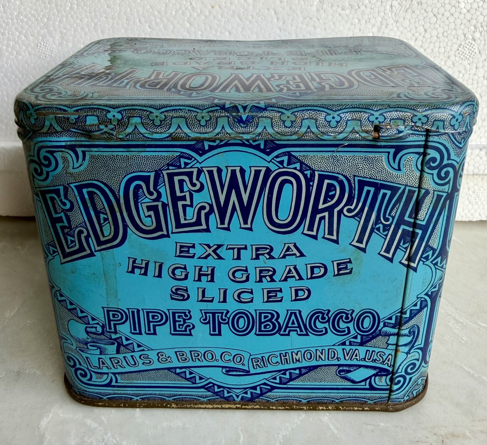 EDGEWORTH Extra High PIPE TOBACCO TIN ~ LARGE ~ Larus & Bro. Co., Richmond, VA EDGEWORTH Extra High PIPE TOBACCO TIN ~ LARGE ~ Larus & Bro. Co., Richmond, VA