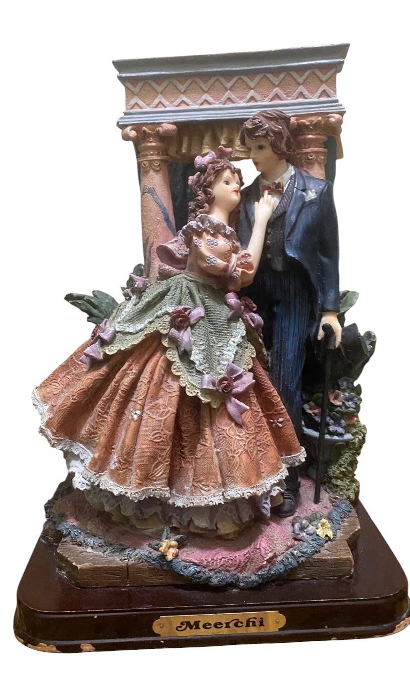 Rare Find Meerchi Status Romantic Couple Figurine Standing In Balcony