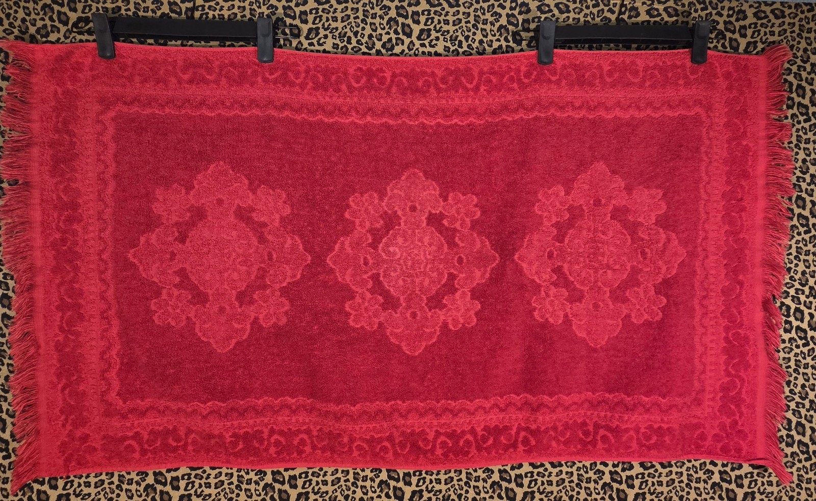 Vtg 70s Fashion Manor Decorator Collection Red Sculpted Fringed Bath Towel Sears