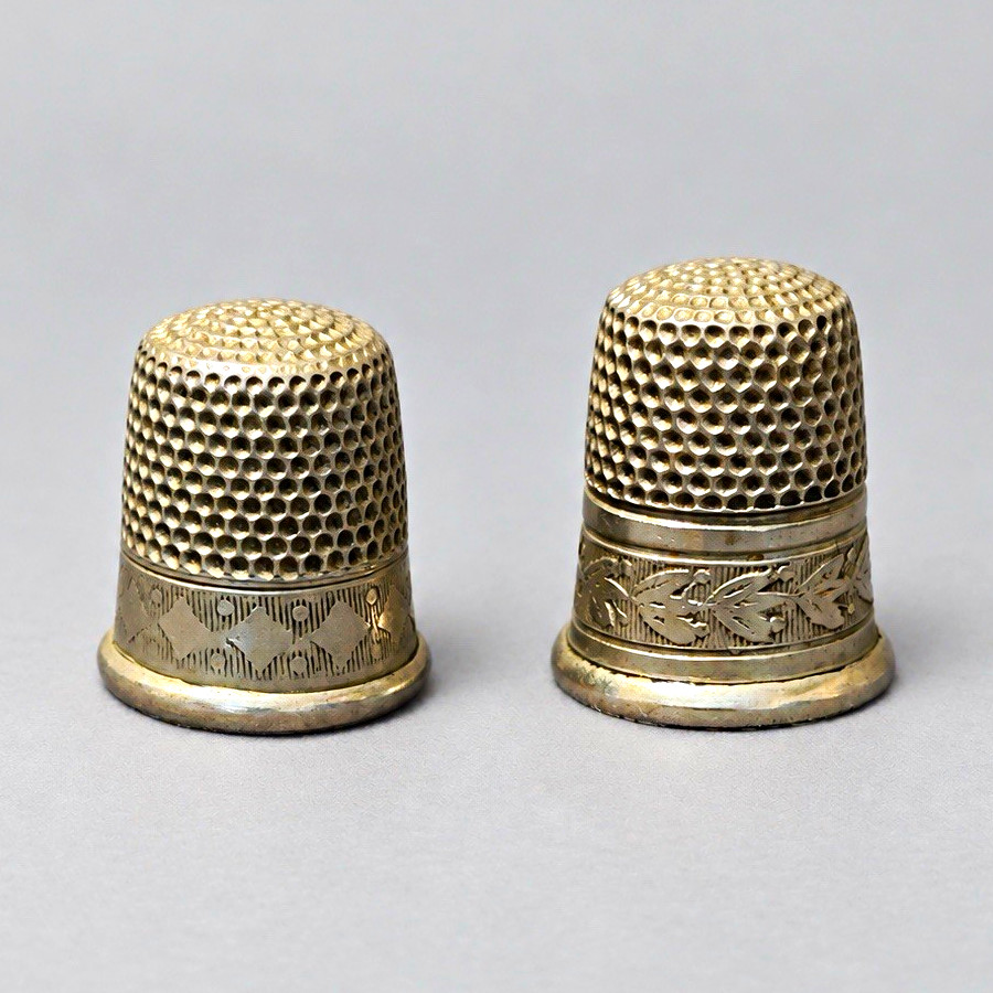 Antique Simons Brothers Sterling Silver Thimbles lot of 2 Engraved Sewing Collec