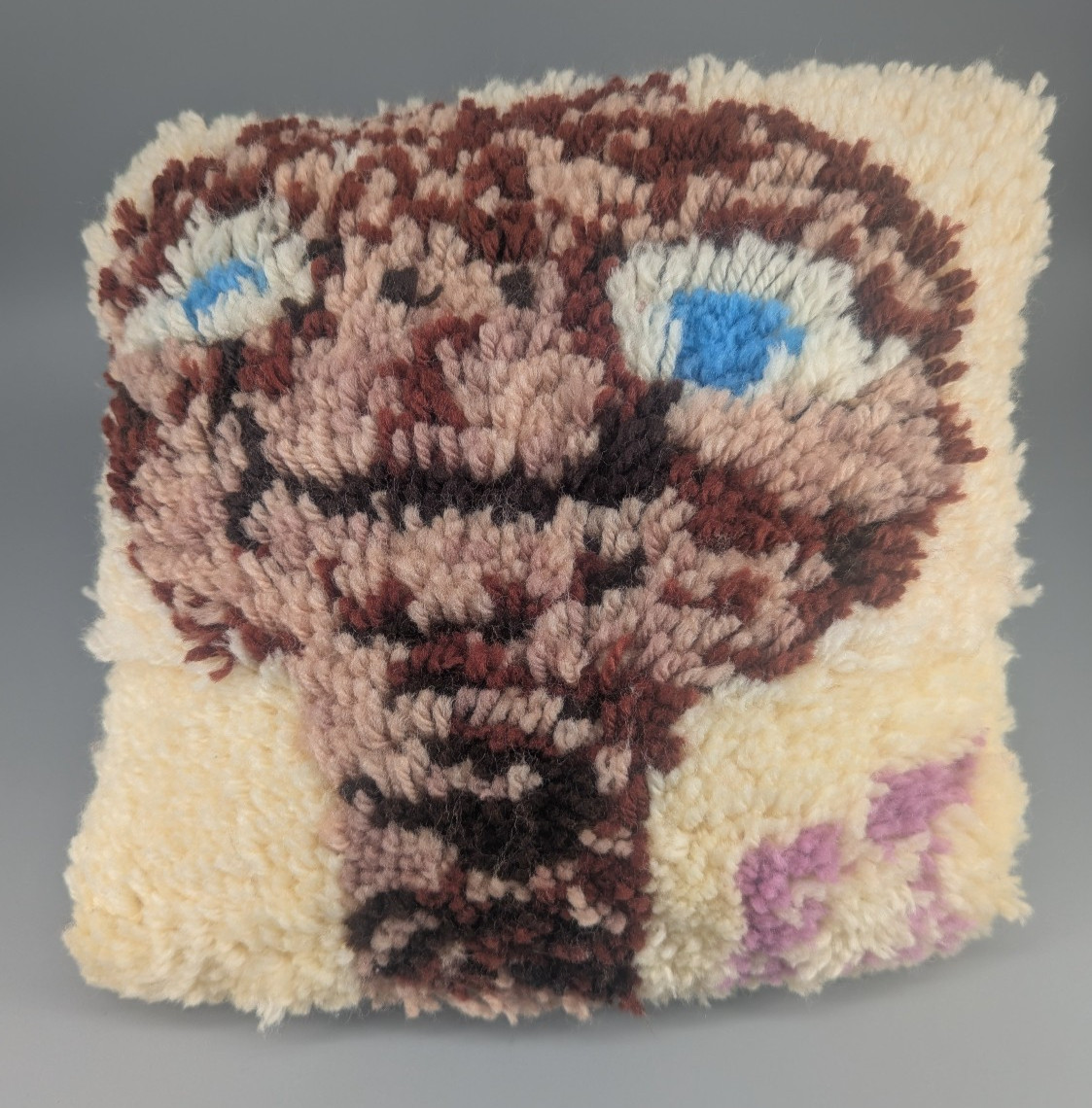 Vintage E.T. The Extraterrestrial Crochet Quicklatch Pillow 13 Vintage E.T. The Extraterrestrial Crochet Quicklatch Pillow 13