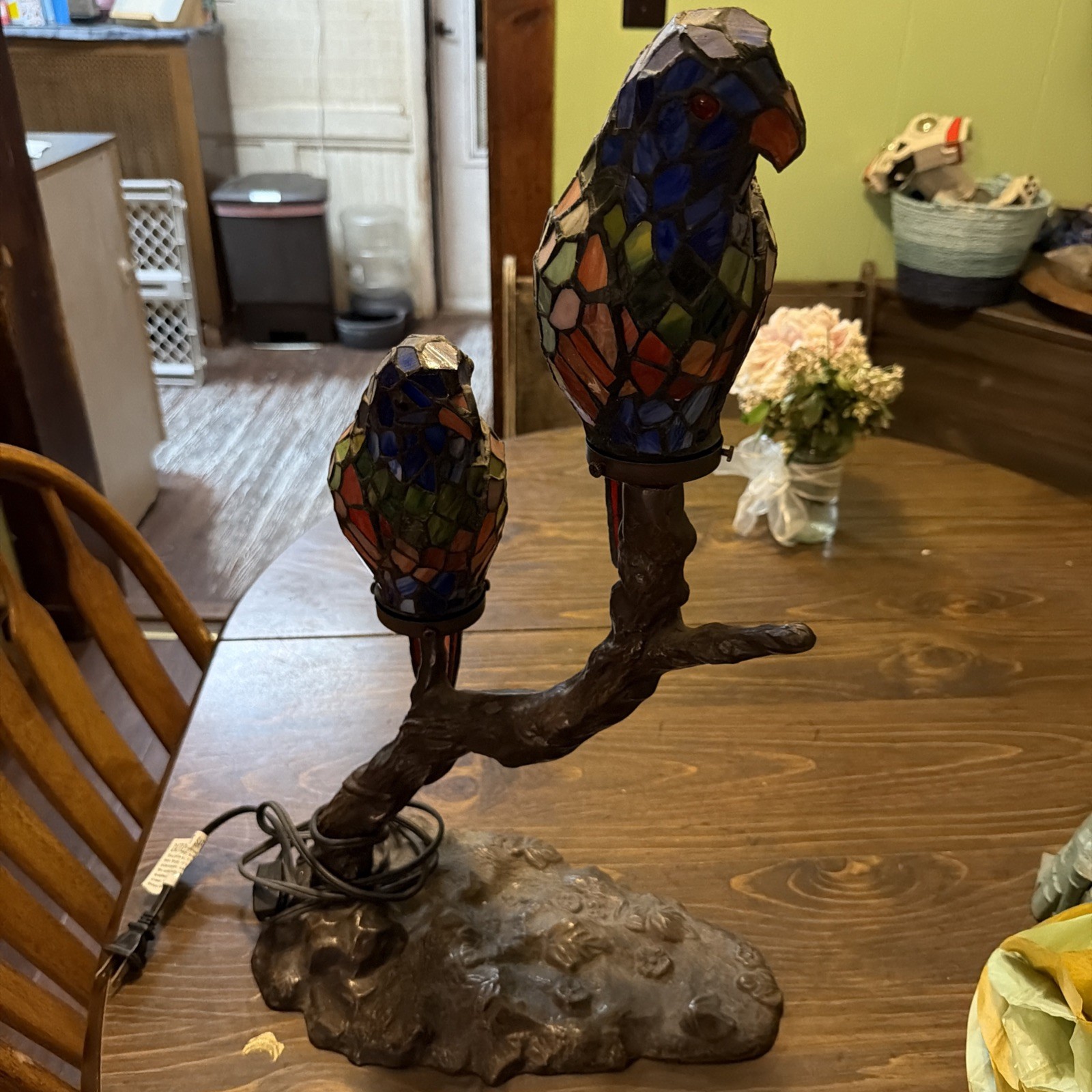 Tiffany Style Light Twin Parrots. $400 Plus Shipping 