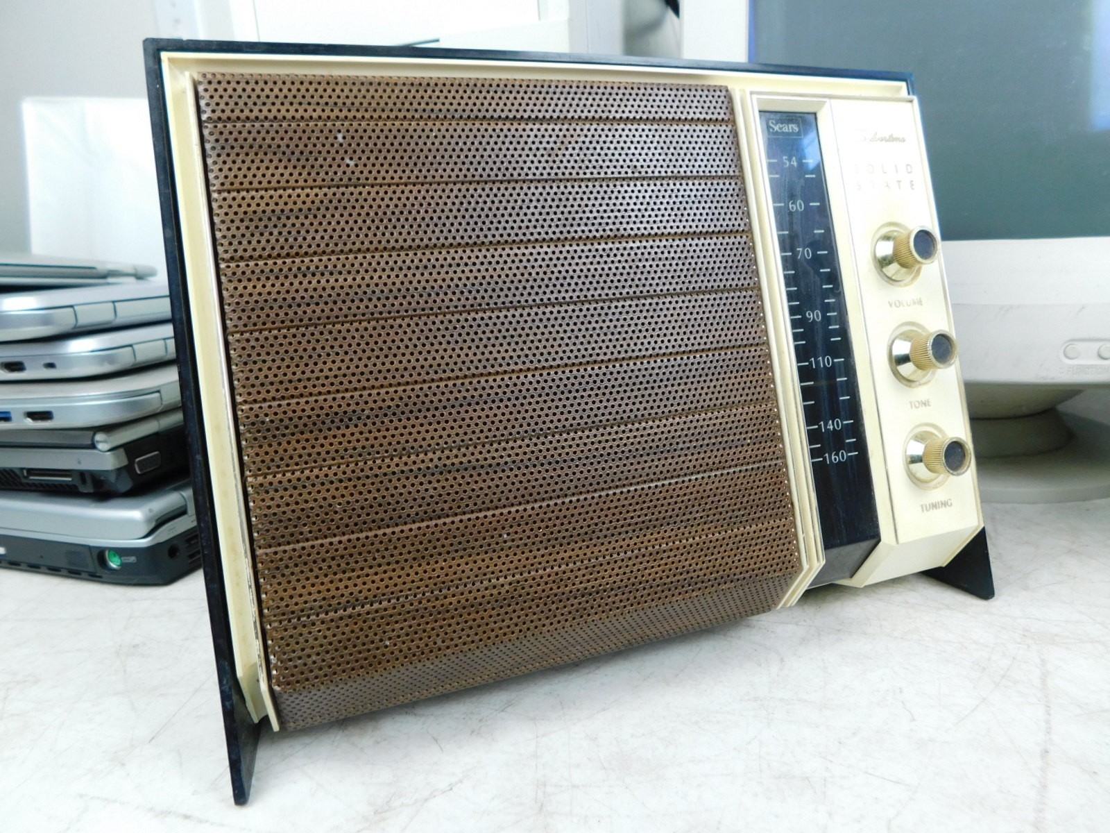 Retro MCM Silvertone AM Transistor Radio Table Top Sears Mod 2009 Vintage Works