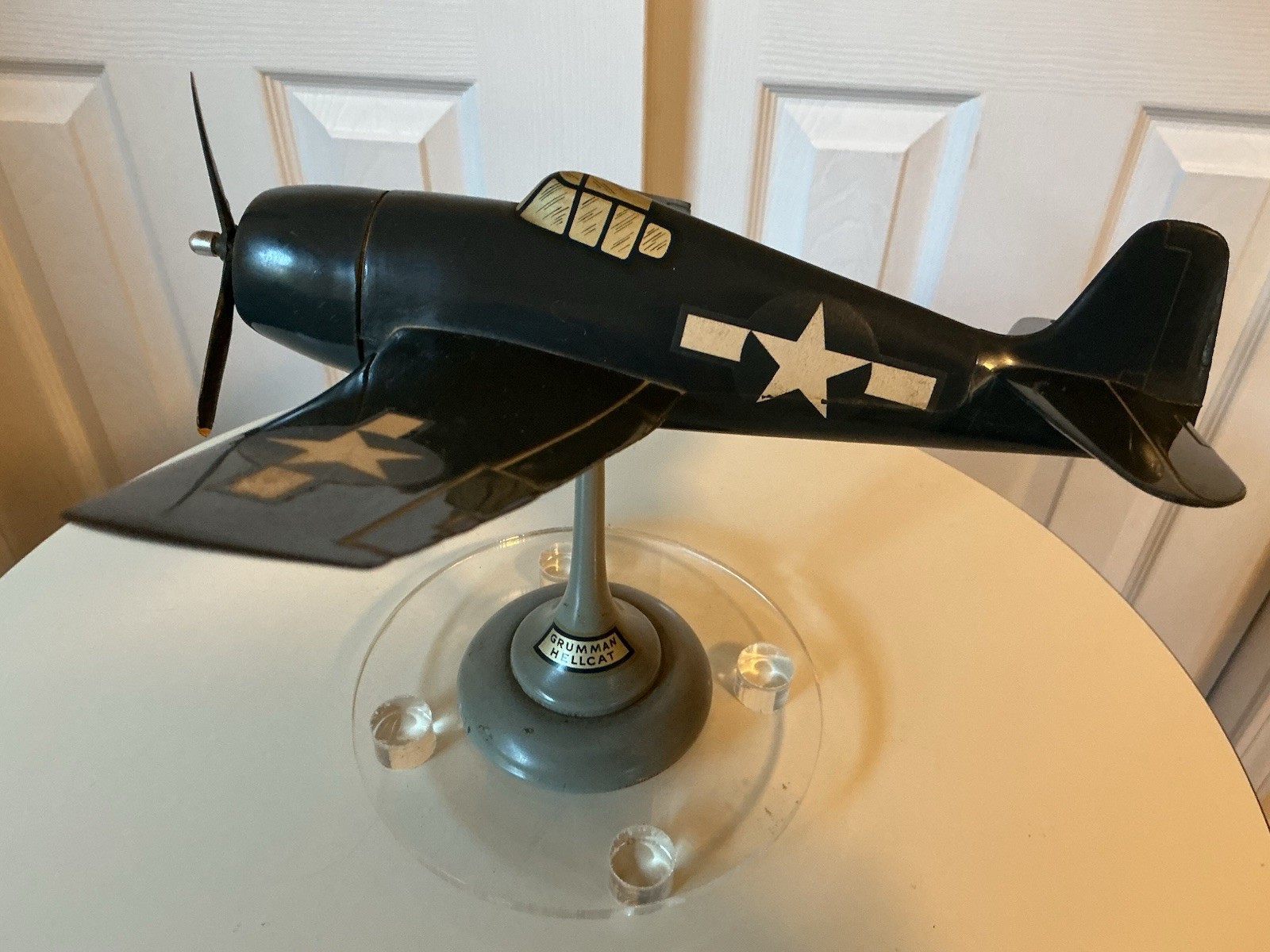 VINTAGE 1940S TOPPING MODELS GRUMMAN F6F HELLCAT FACTORY ACETATE DESK REPLICA