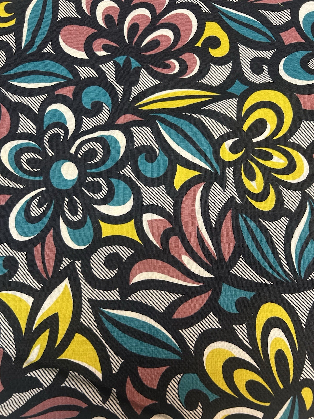 VTG Bold Floral Fabric Remnant 129”X35” Cotton Groovy Mod 