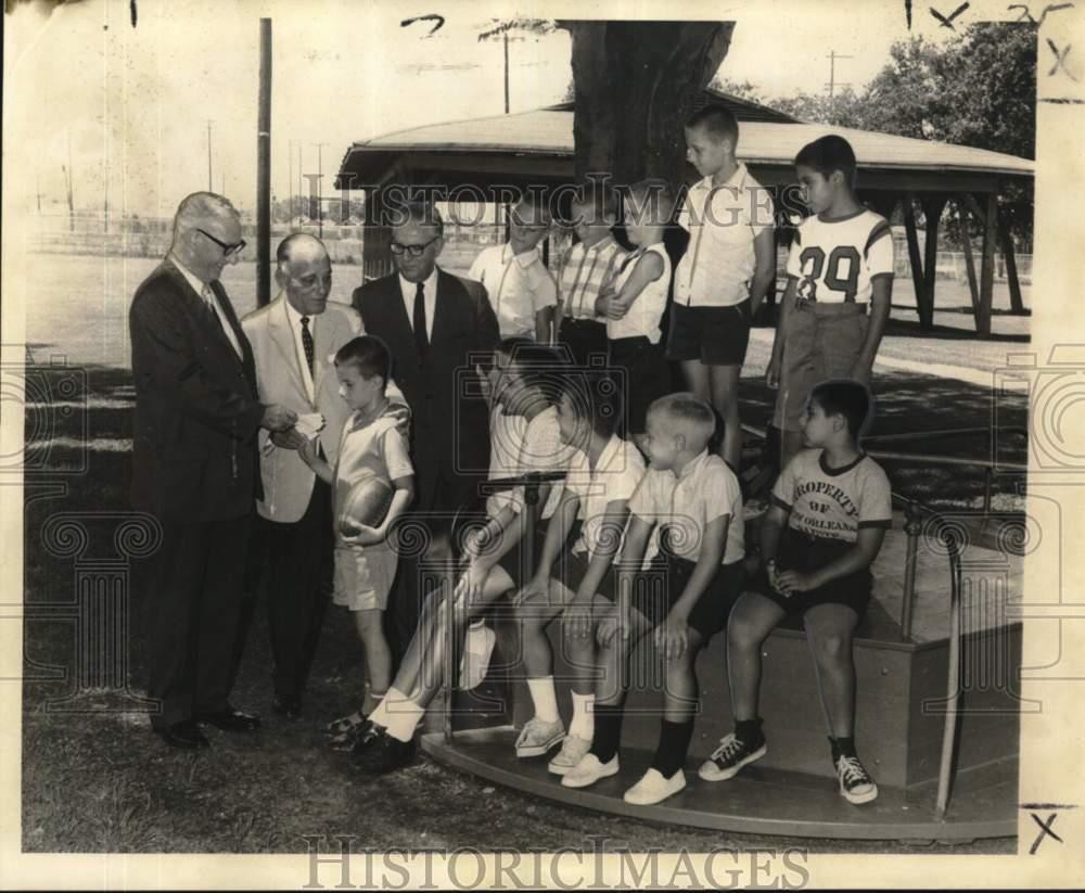 1968 Press Photo The States-Item Children's Football Fund supervisory committee