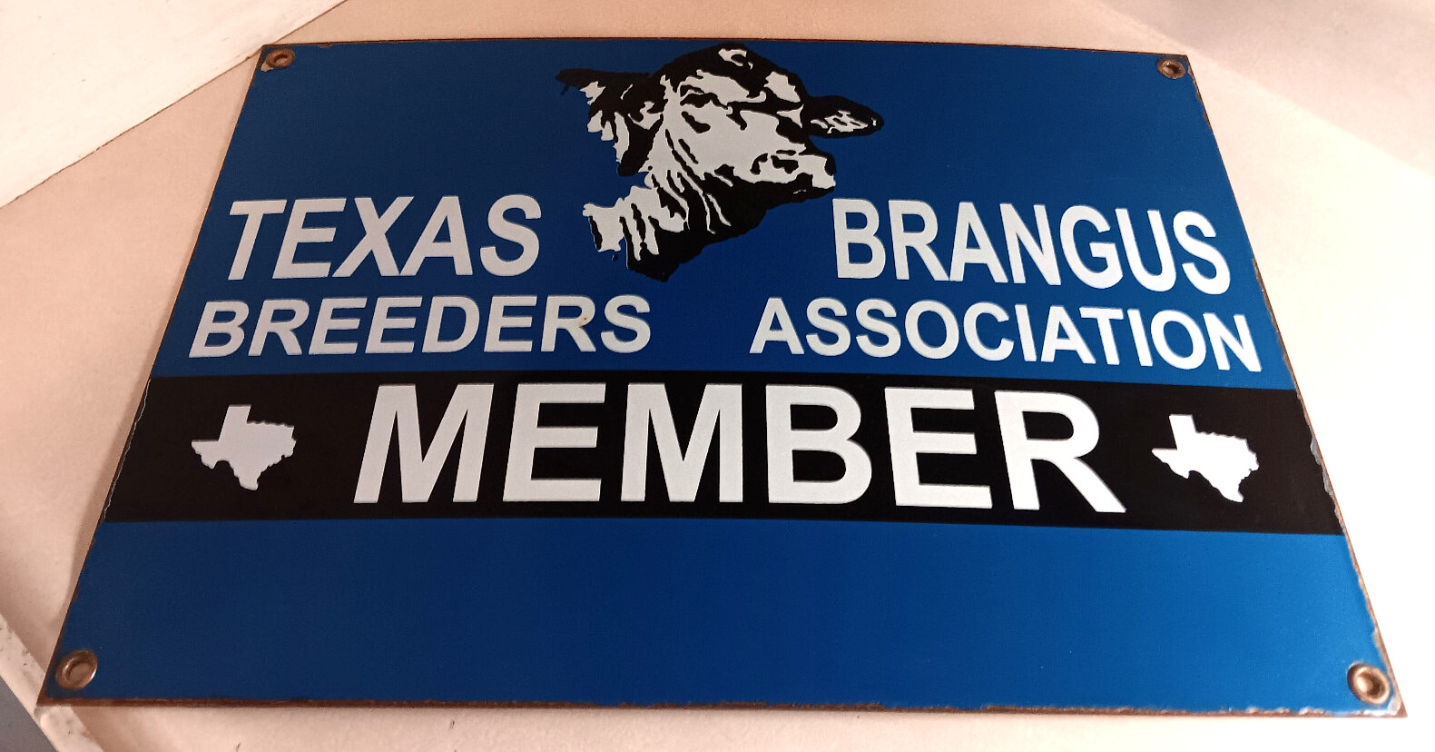 TEXAS BRANGUS BREEDERS ASSOCIATION MEMBER CATTLE PORCELAIN SIGN 1930\'S - 1960\'S