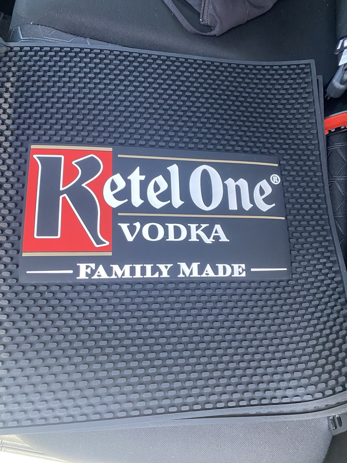 NWOT KETEL ONE VODKA BAR SERVICE RUBBER MAT 16.5” X 16.5”