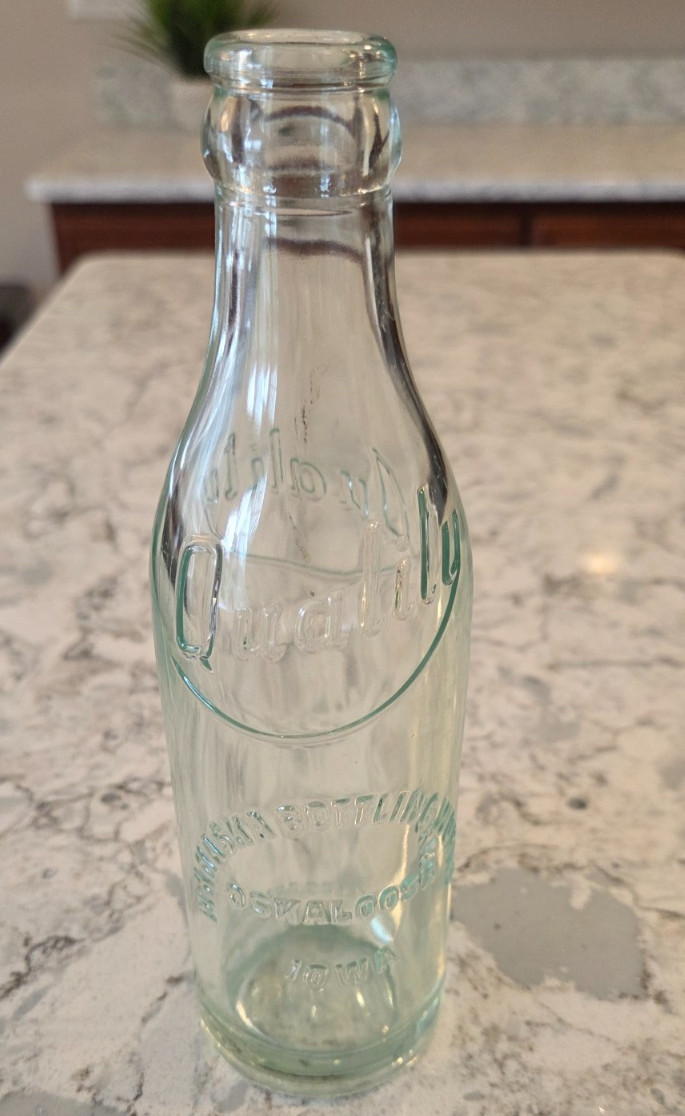 Vintage Mahaska Bottling Works Bottle Soda Pop Oskaloosa Iowa 7oz Embossed RARE