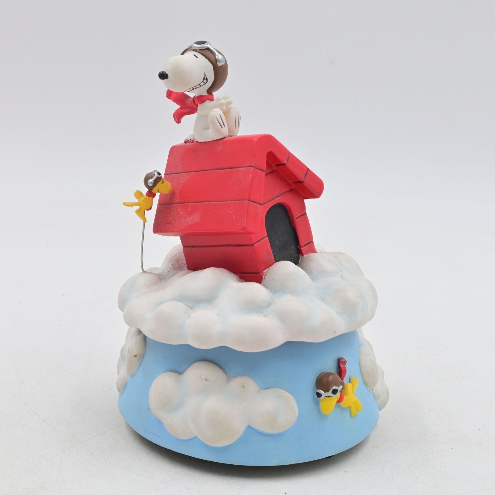 Westland Giftware Peanuts Snoopy Flying Ace Music Box Doghouse Linus and Lucy 