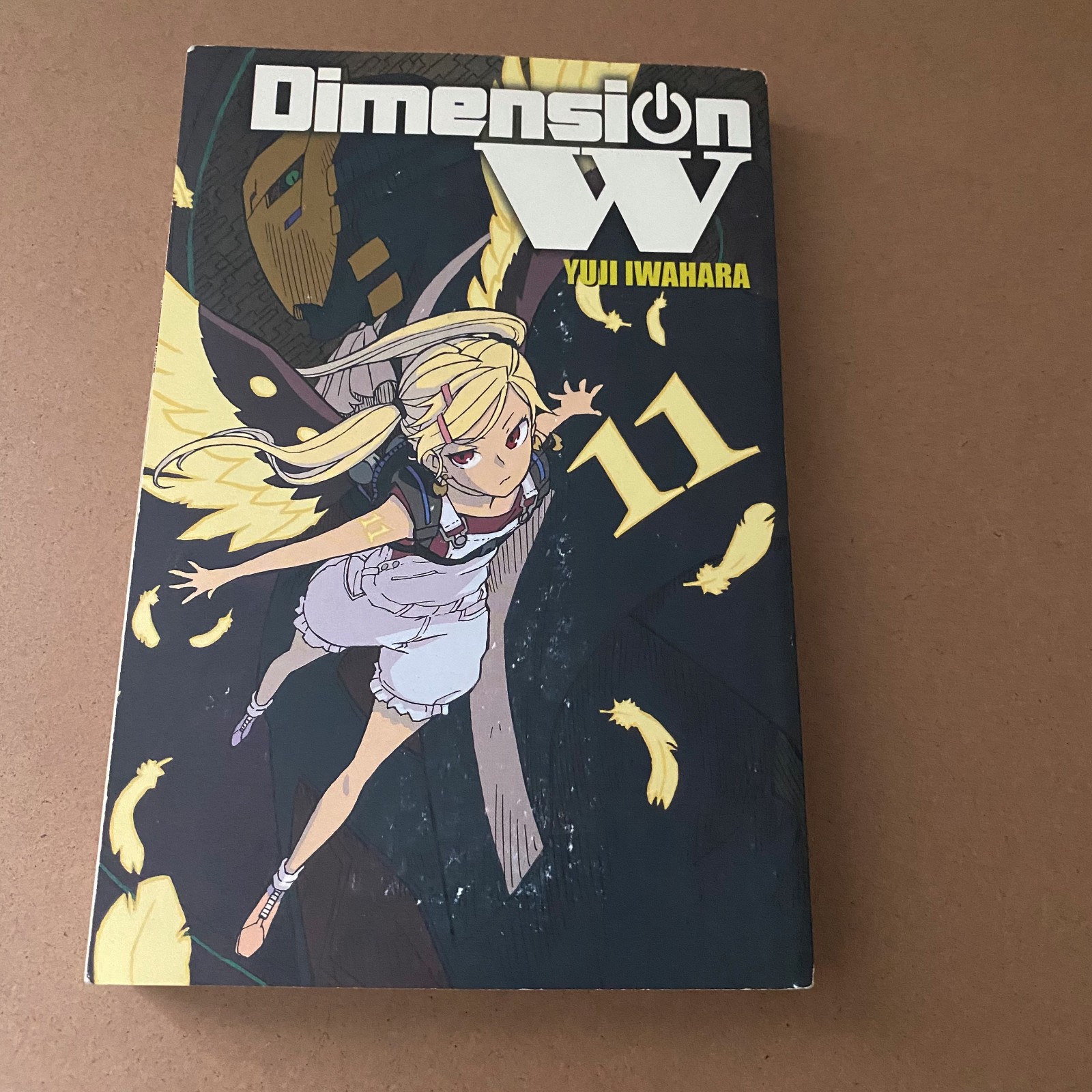 DIMENSION W VOLUME 11 Manga - Yen Press 2018 Vol SC TP ~ Yuji Iwahara)