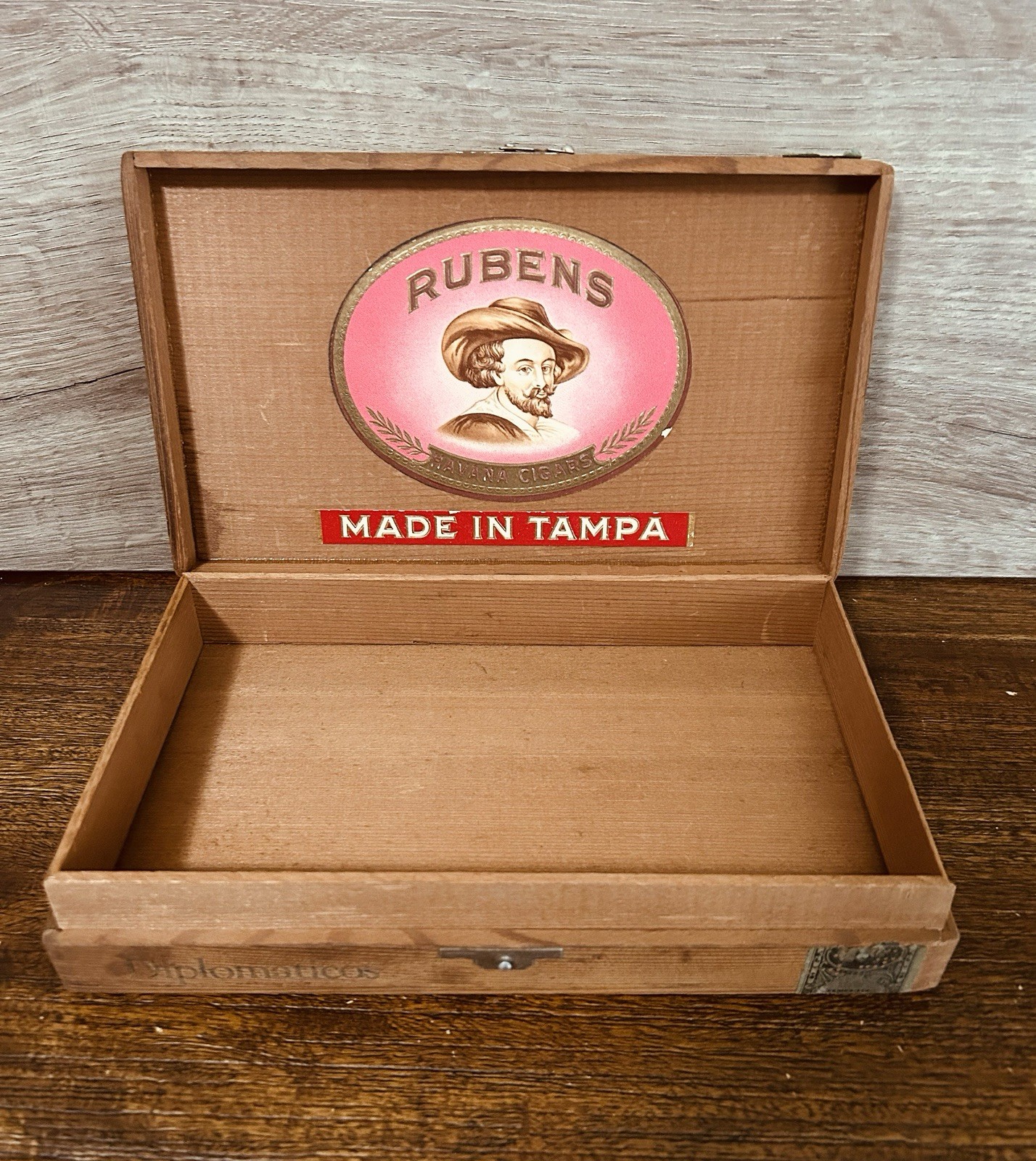 Vintage 1940’s Rubens Habanas Wooden Cigar Box Collectible