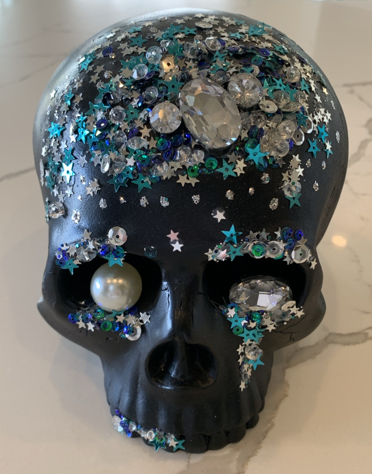 PIER1 HALLOWEEN BLACK BEJEWELED SKELETON SKULL New