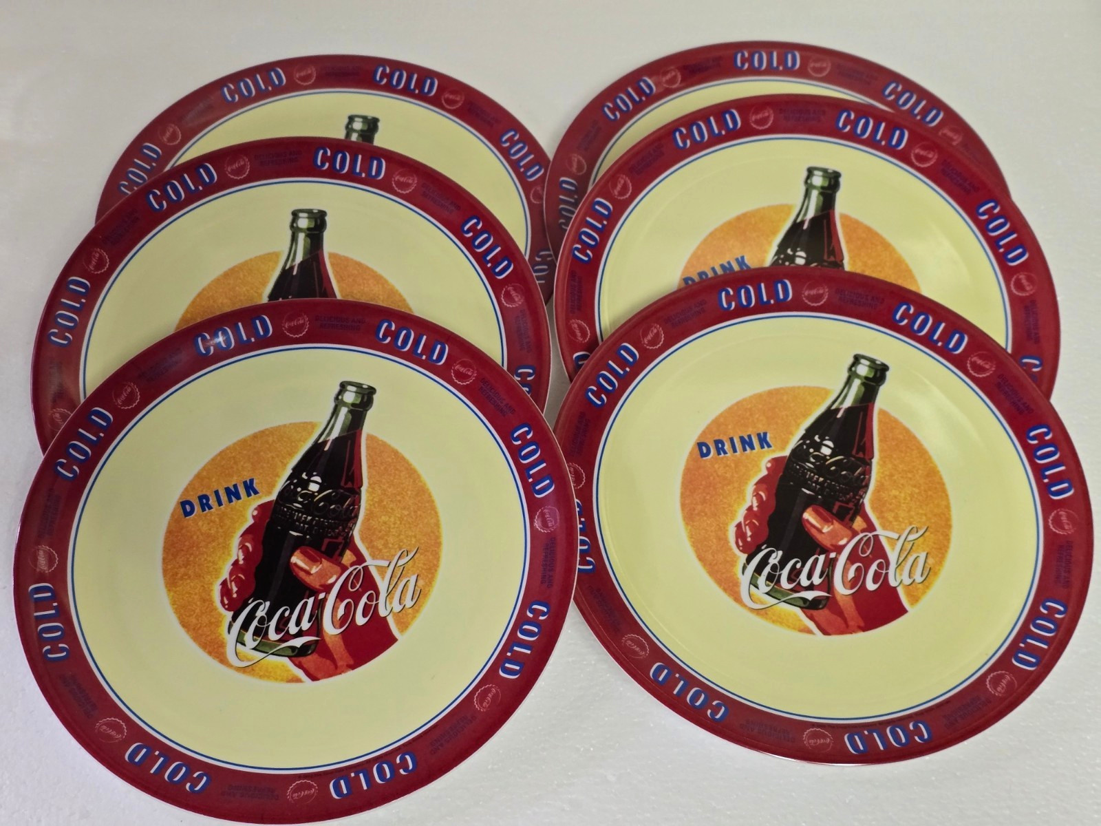 SET of 6 Vintage COCA-COLA 10.5” Plastic Dinner Plates (Gibson, 2002) SET of 6 Vintage COCA-COLA 10.5” Plastic Dinner Plates (Gibson, 2002)