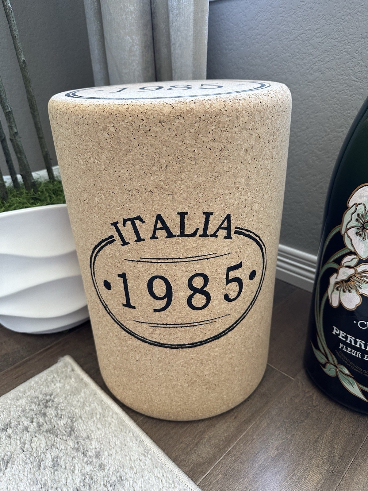 Giant ITALIA 1985 Wine Bottle Cork Decor 17”x11.5”