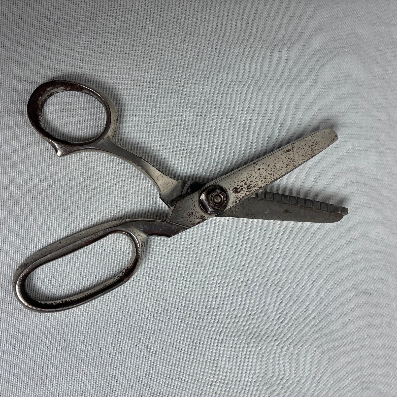 Vintage Bonzer Inc Germany Pinking Shears All Metal Sewing Scissors 7.5 Inch