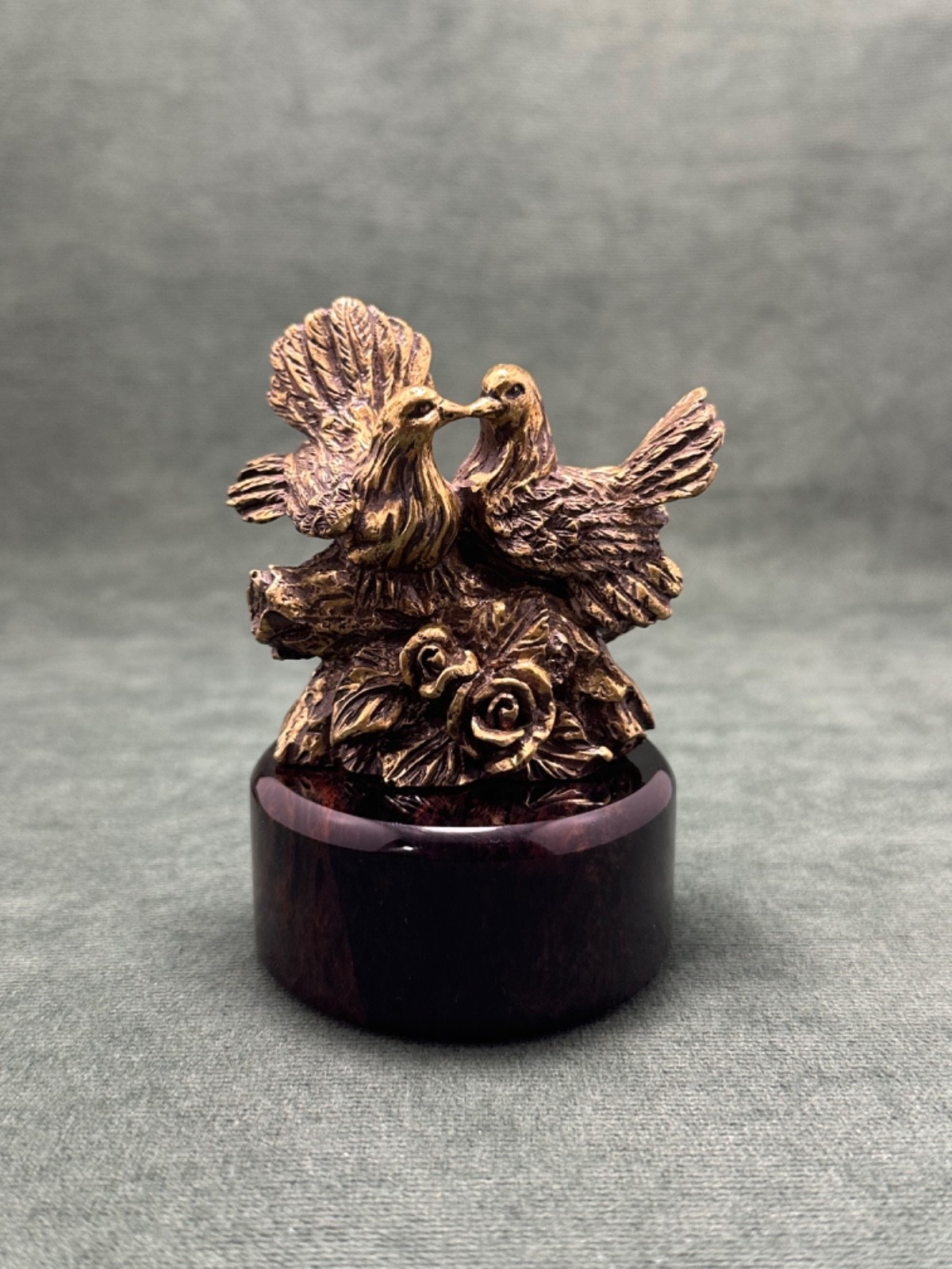 Doves,a symbol of love and fidelity Art Deco figurine cast Bronze Doves,a symbol of love and fidelity Art Deco figurine cast Bronze
