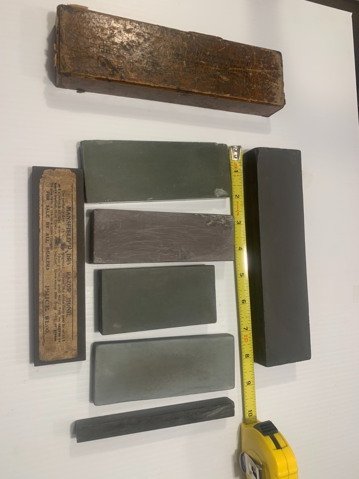 ASORTID HONES AND SHARPENING STONES