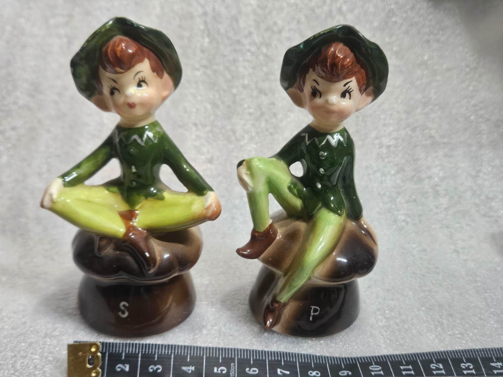 (84)Vintage Japan Pixie Elf Salt & Pepper Shakers Ceramic Pair S P
