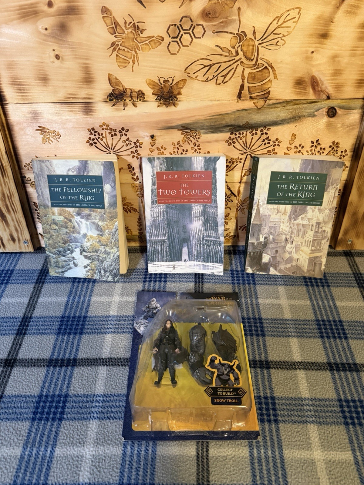 Lord of the Rings Books Lot + War of the Rohirrim Wulf Figure Tolkien