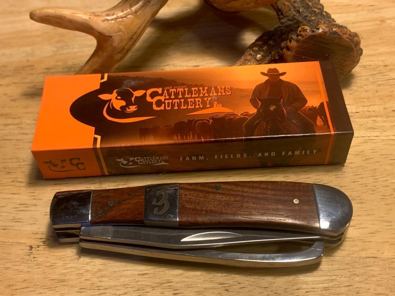 Cattleman's Cutlery Hoof Pick Trapper Rosewood 4 1/8