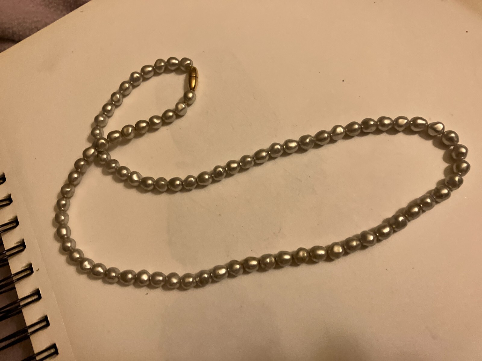 vintage ESTATE GRAY BEAD FAUX PEARL STRAND   NECKLACE