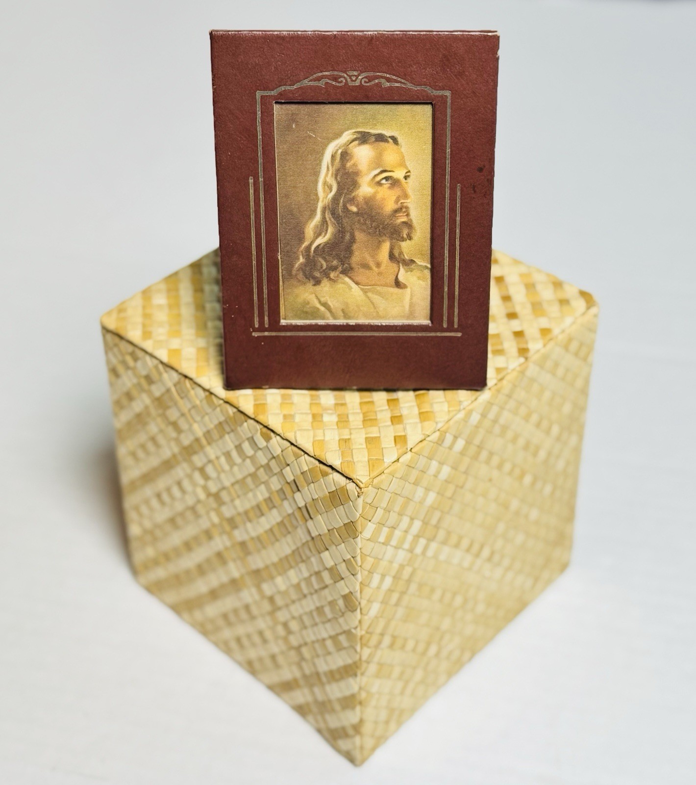 Vintage Miniature Portrait Of Jesus Leather(?) Easel Frame 1950’s Art USA ❤️