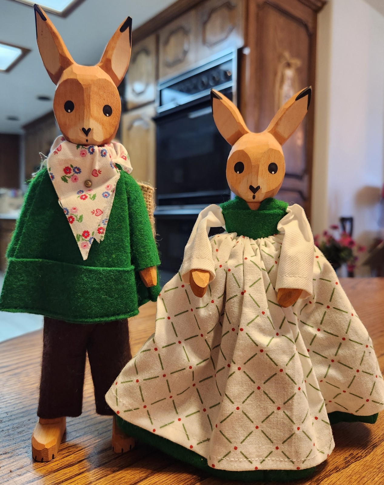 Vtg Lotte Sievers-Hahn 22-cm Hand Carved Wood Easter Bunny Pair Germany 8.5 NM