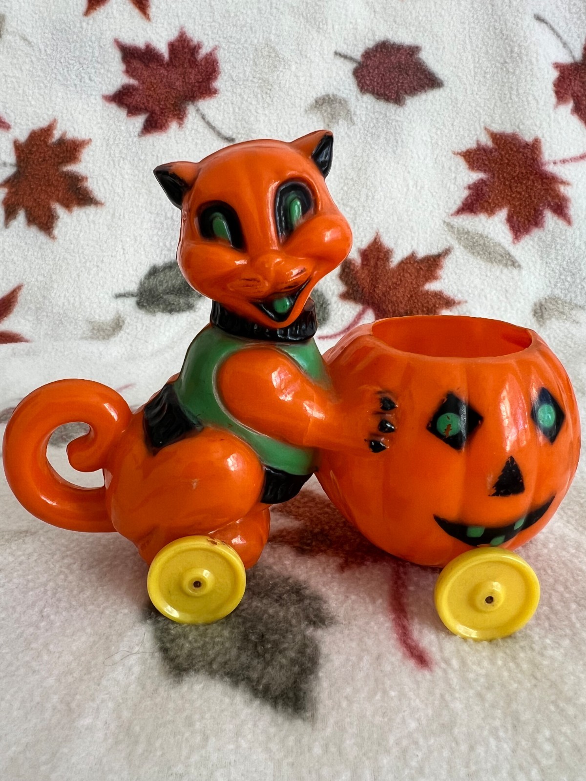 Vintage 1950's Rosbro Halloween Cat/Jack-O-Lantern Rolling Wheels Candy Holder