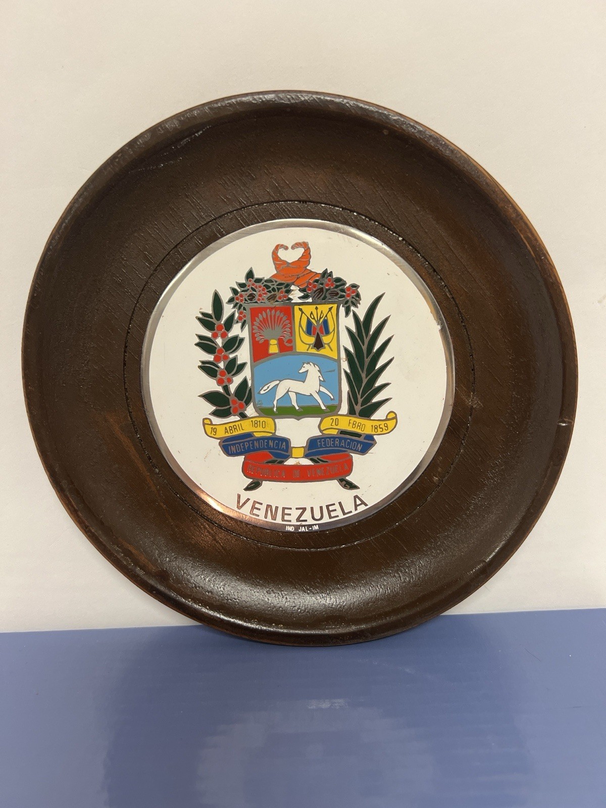 Venezuela Coat of Arms Decorative Plate Wood Souvenir Wall Decor