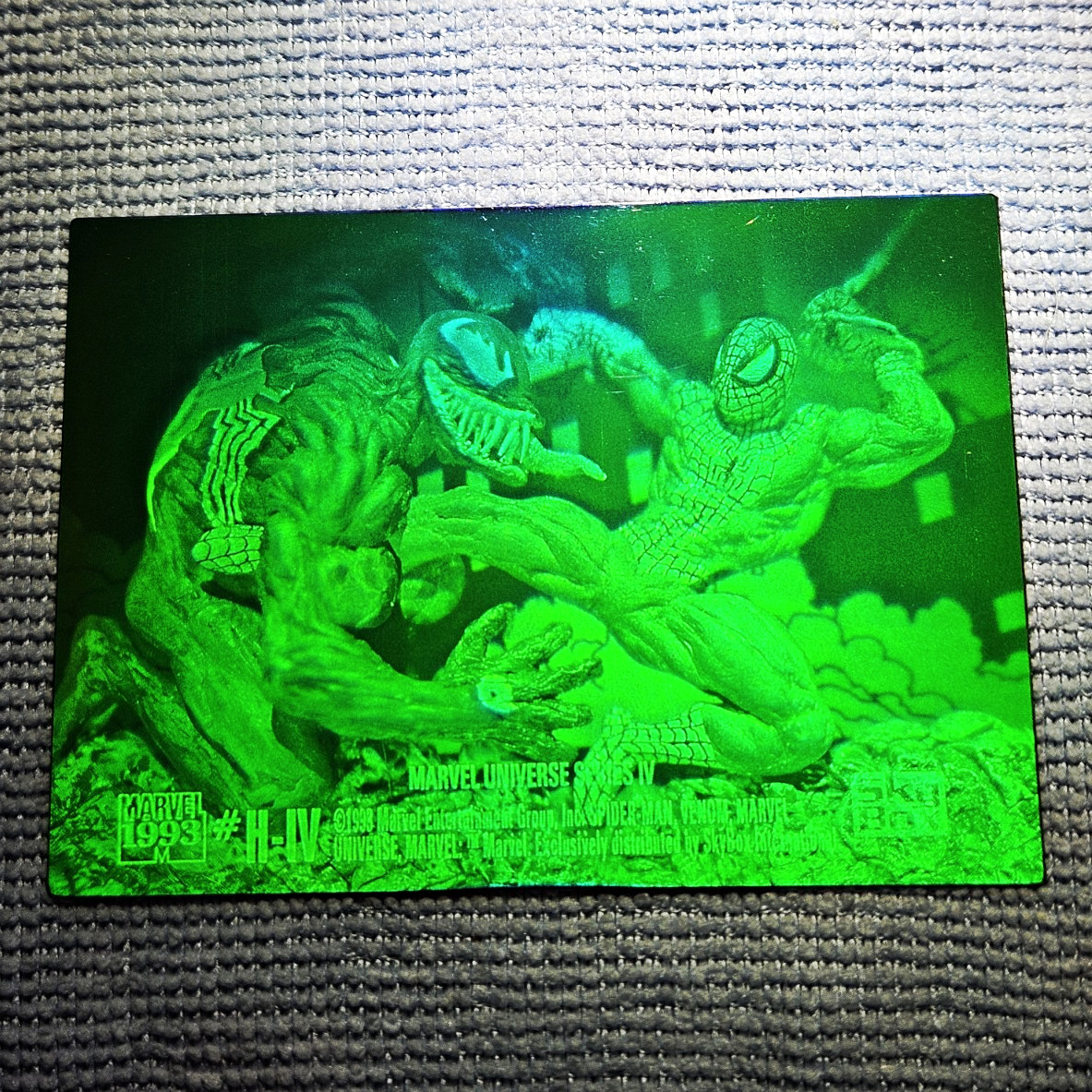Beautiful 1993 SkyBox Marvel Universe Series IV Spider-Man vs Venom 3-D hologram